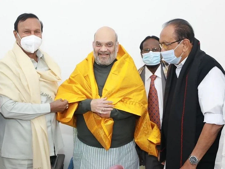 நீட் விலக்குக்காக ஒன்றுசேர்ந்த கட்சிகள்; அமித் ஷா உடனான சந்திப்பில் நடந்தது என்ன?!