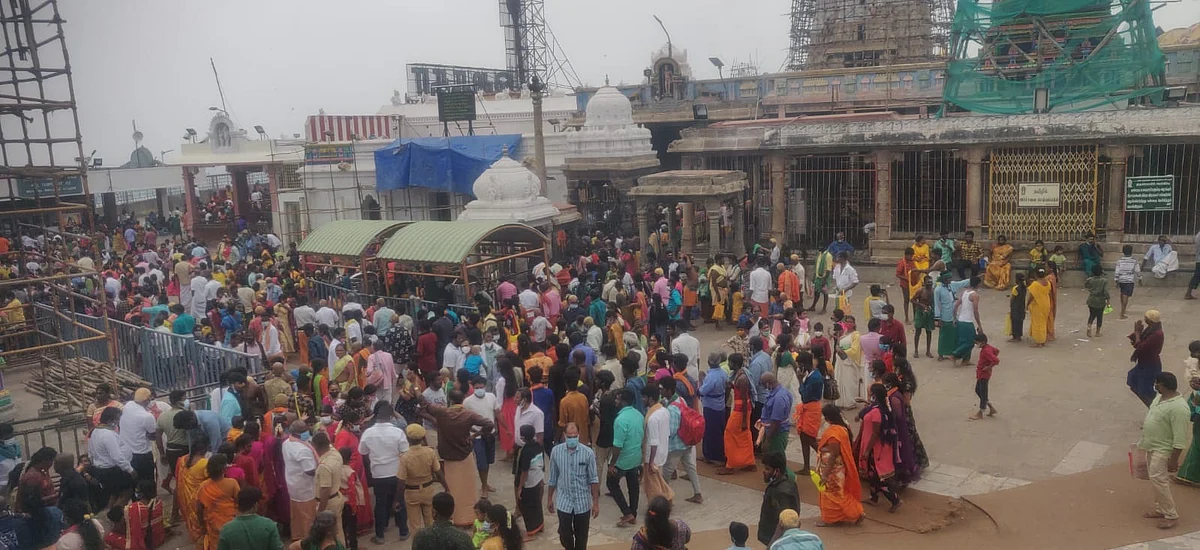 பக்தர்கள் குழப்பம்