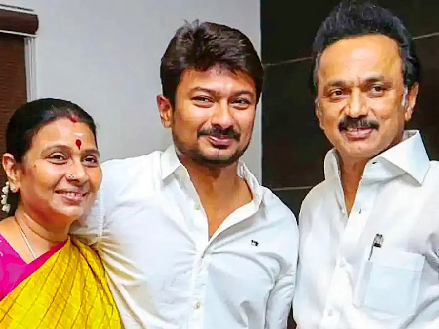 பட்டாபிஷேகம்... சங்கடத்தில் சீனியர்கள்... புகையும் உறவுகள்! `உதயநிதி அமைச்சராவது எப்போது?’
