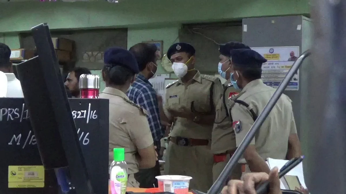 கொள்ளை நடந்த ரயில் நிலையம்