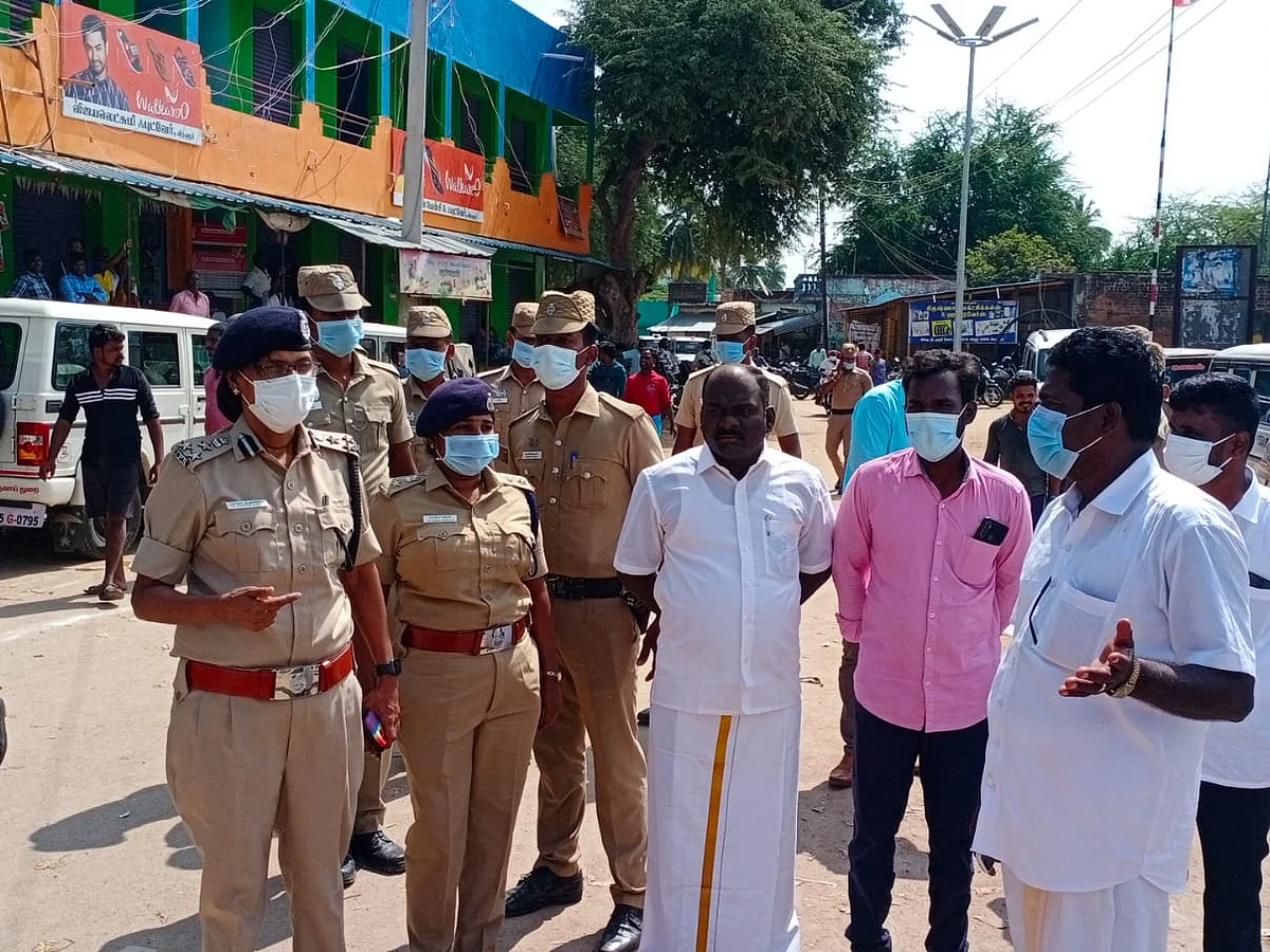 மயானப்பாதை பிரச்னை... வீடுகள் சூறை; காளை விடும் விழாவில் கலவரம் - கலசப்பாக்கம் பகுதியில் நடப்பதென்ன?