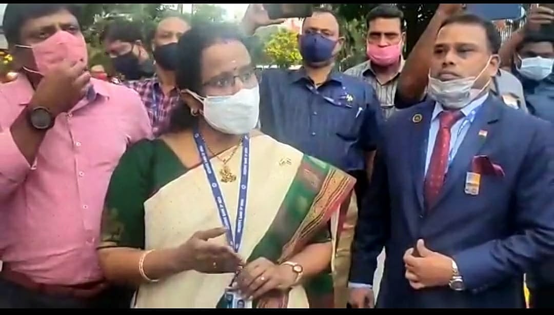 ``தமிழ்த்தாய் வாழ்த்துப் பாடலை அவமதிப்பதா?