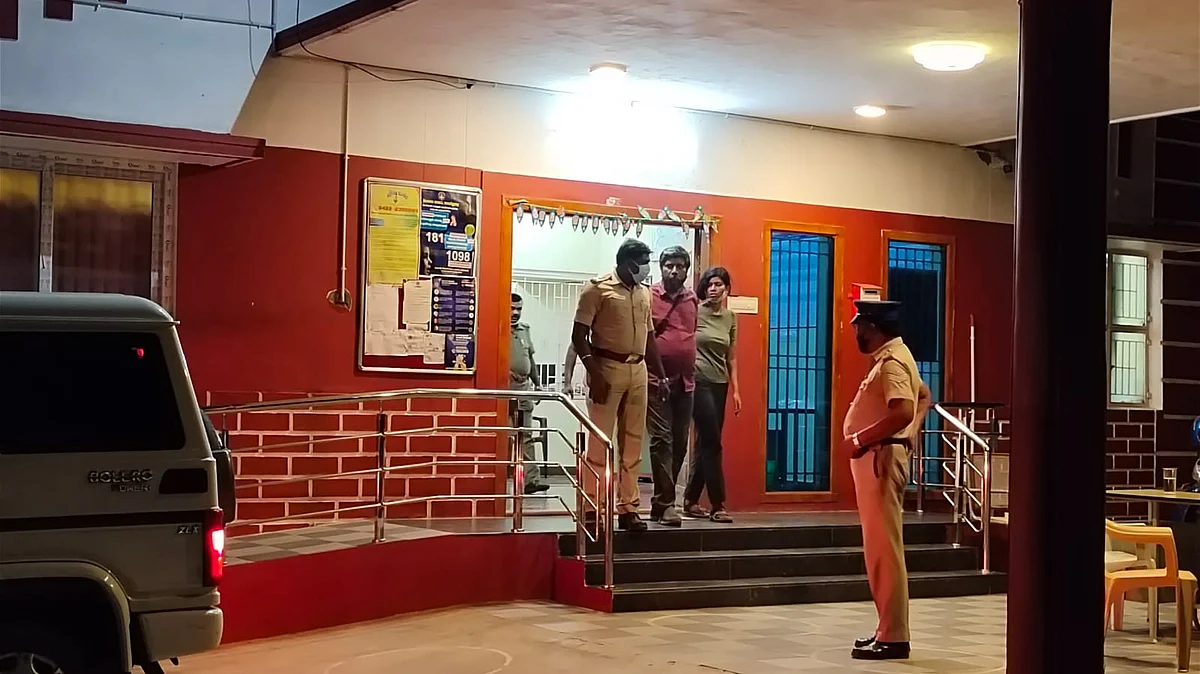 தந்தையுடன் சாந்தலா ரமேஷ்