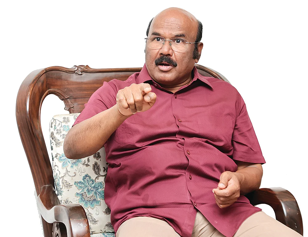 “வாக்களித்த மக்களையே கடனாளியாக்கிவிட்டது தி.மு.க!” - அட்டாக் செய்யும் ஜெயக்குமார்...
