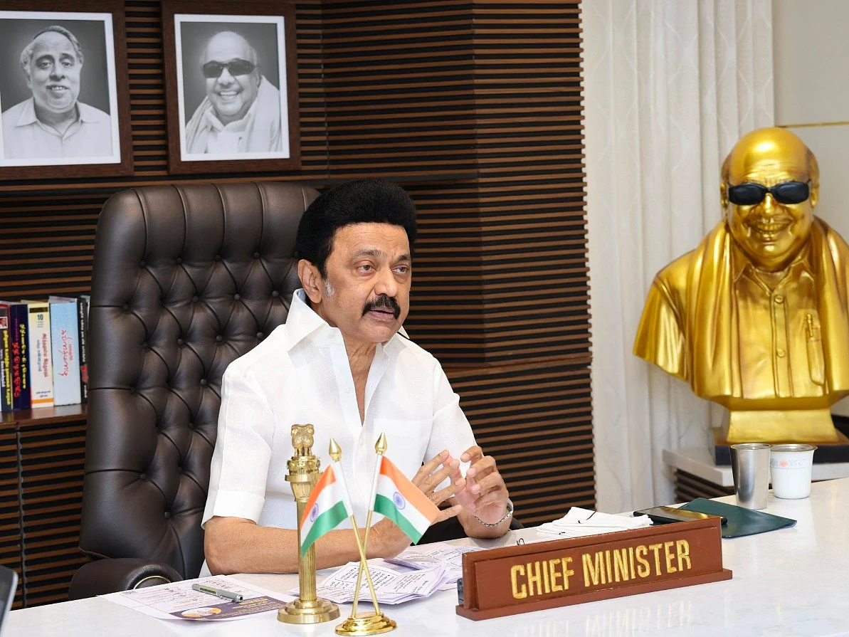 தமிழகத்தில் இரவு நேர ஊரடங்கு மற்றும் ஞாயிறு முழு ஊரடங்கு முடிவுக்கு வருகிறது!