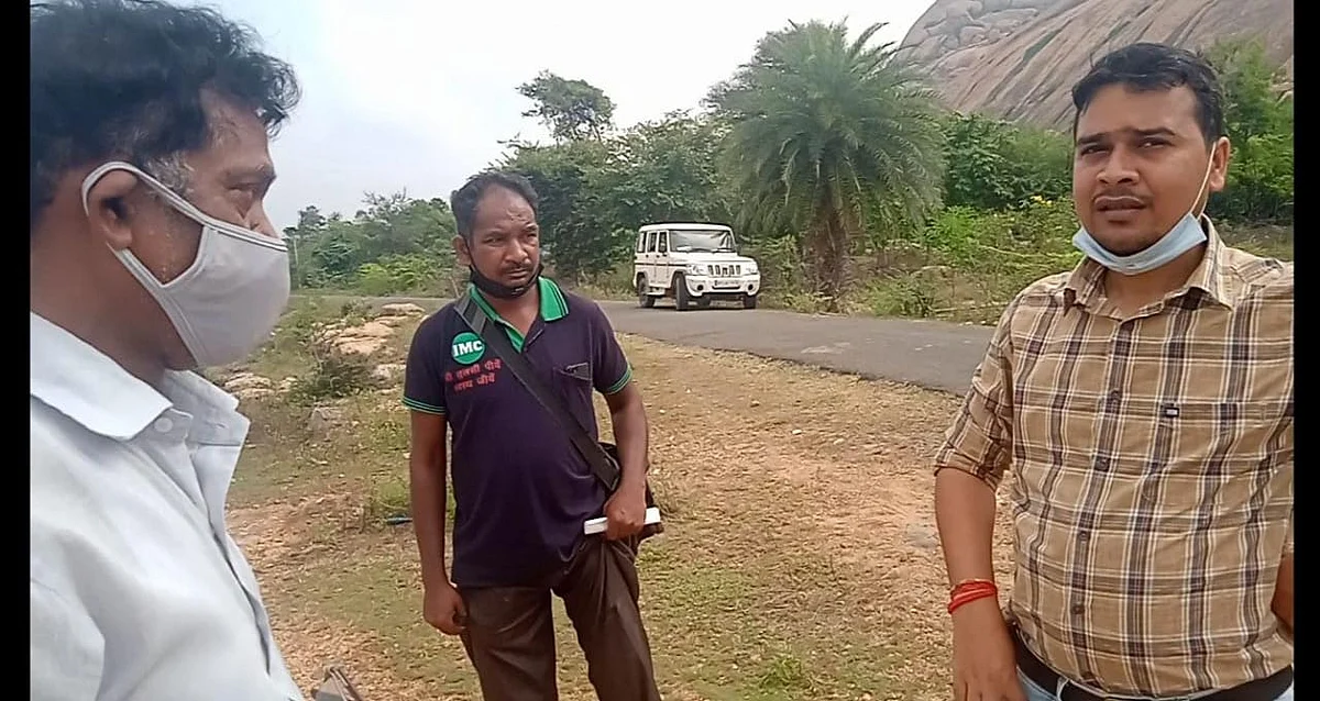 அதிகாரிகளுடன் பேச்சுவார்த்தை