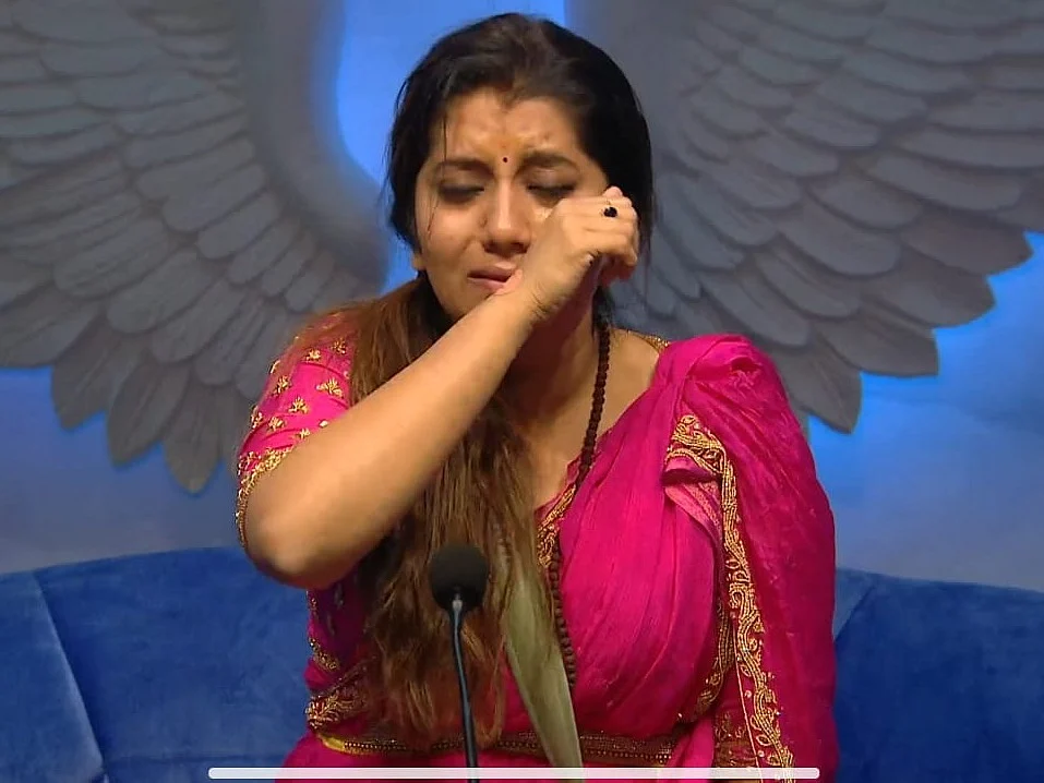 பிக் பாஸ் 104: கண்ணீர் விட்ட பிரியங்கா; கிளம்பிய ஹவுஸ்மேட்ஸ்; முதல் எலிமினேஷன் யாராக இருக்கும்?