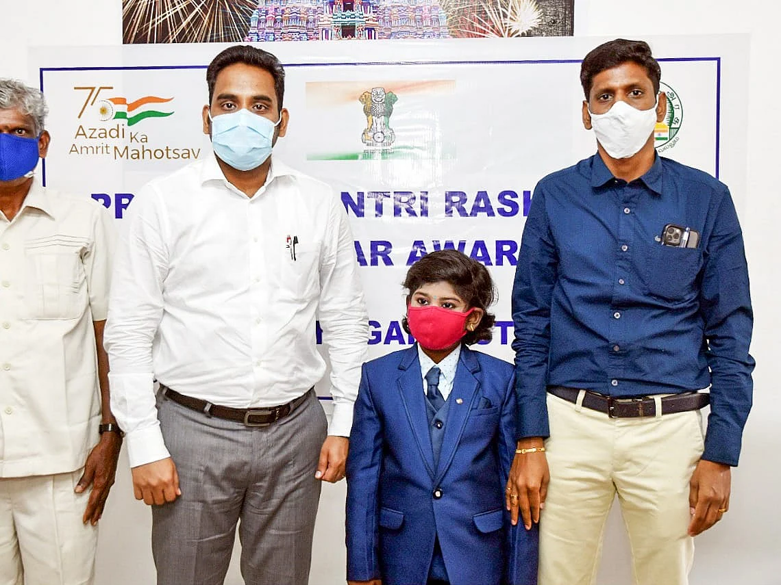 விருதுநகர்: புதிய கண்டுபிடிப்புக்காக பிரதமரிடம் பாலபுரஸ்கார் விருது பெற்ற தமிழக சிறுமி!