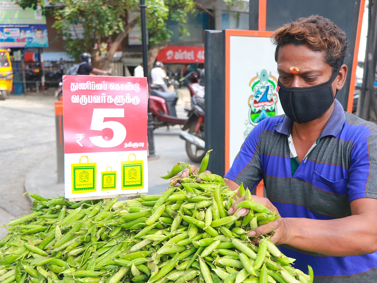 கோவை: `துணிப்பை கொண்டுவந்தால் 5.ரூ தள்ளுபடி..." - வியாபாரிகளின் முன்னெடுப்புக்கு குவியும் பாராட்டு!