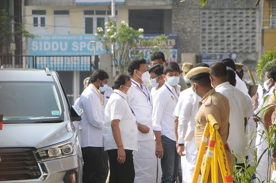 தமிழ்நாடு சட்டப்பேரவை: `அண்டை மாநில உறவு முதல் தமிழகத்தில் இருமொழிக் கொள்கை தொடரும் வரை!’ - ஆளுநர் உரையின் ஹைலைட்ஸ்