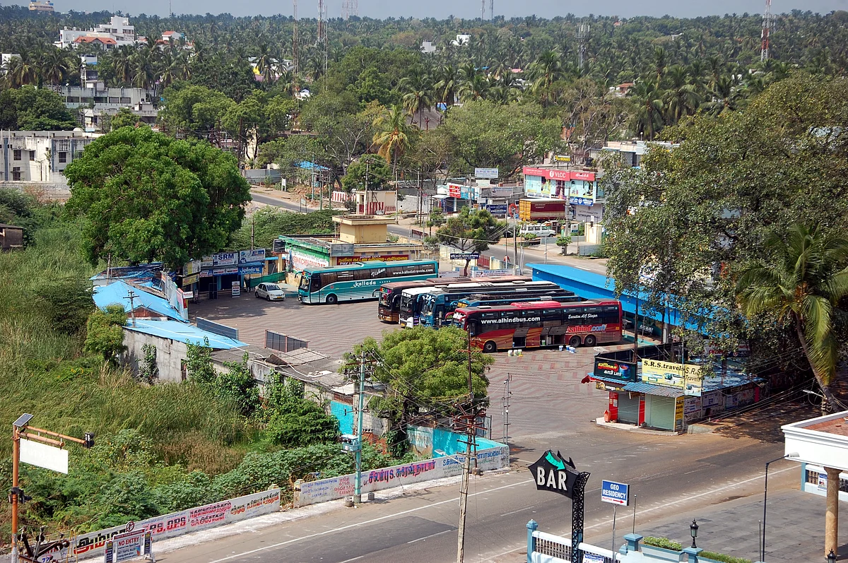 Omni Bus stand