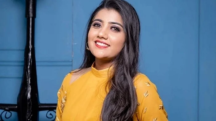 அபி நவ்யா