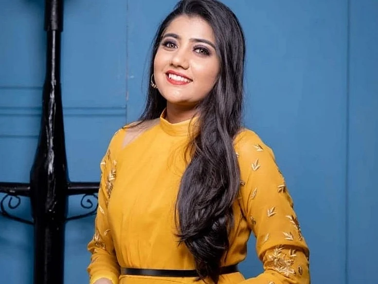 "புதுசா நடிக்க ஆசைப்படுறவங்க சிலர் இந்த மாதிரி ஆட்கள்கிட்ட ஏமாந்துடாதீங்க" - `கயல்' அபி நவ்யா