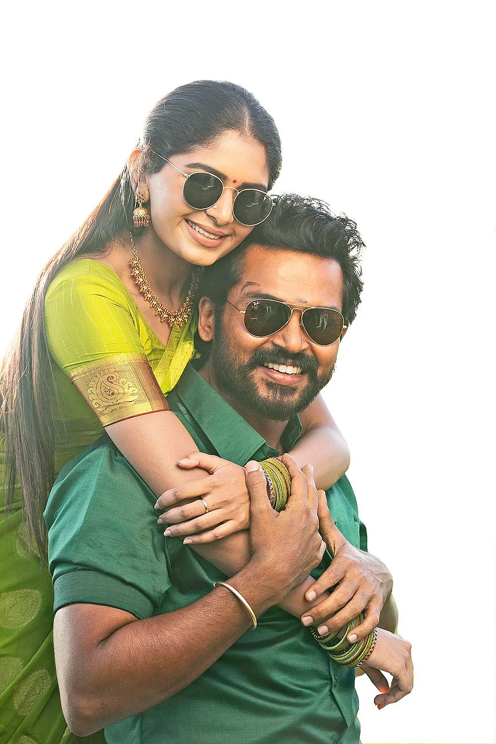 உறவுகளுக்காக உருகும் கார்த்தி... தேனிப் பொண்ணாக மாறிய ஷங்கர் மகள்!