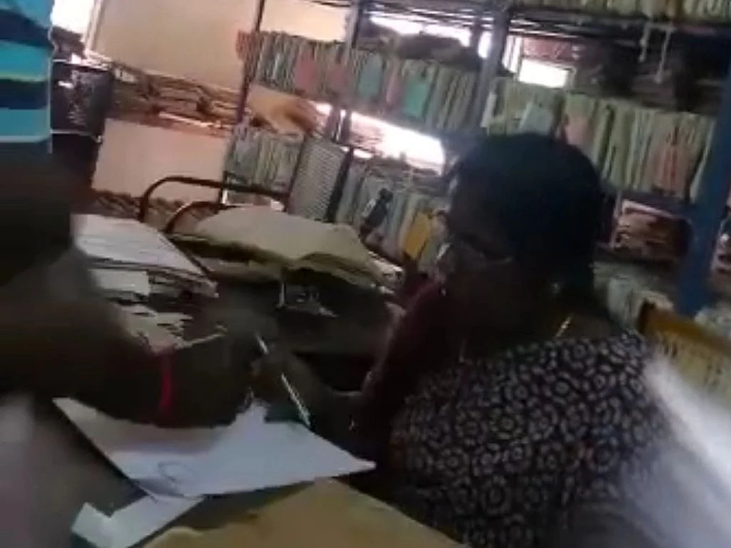 புதுக்கோட்டை: லஞ்சம் பெற்றுக்கொண்டு ஆவணங்களின் நகல் விற்பனை - ஊழியர் சஸ்பெண்ட்!