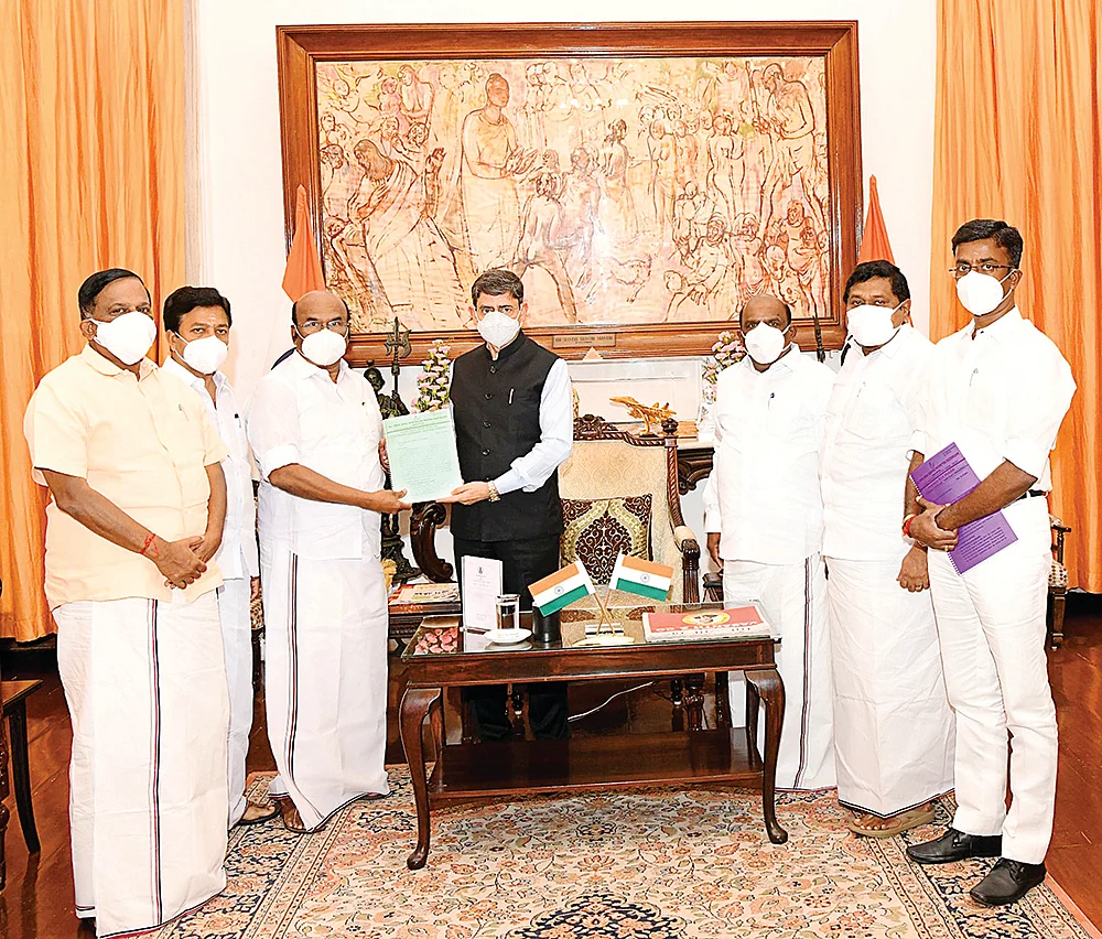 மிஸ்டர் கழுகு: கரும்புக்கு கமிஷன்! - கல்லாகட்டும் ஆளும் கட்சியினர்