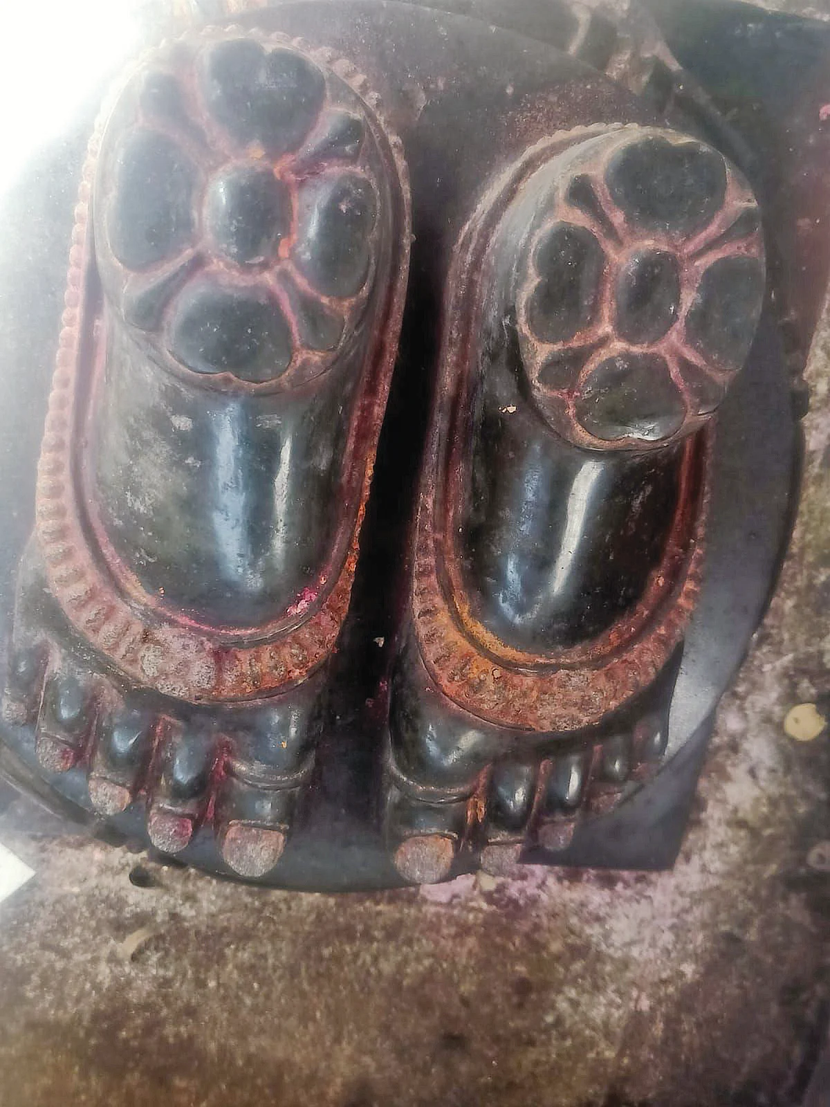 திருப்பாதங்கள்