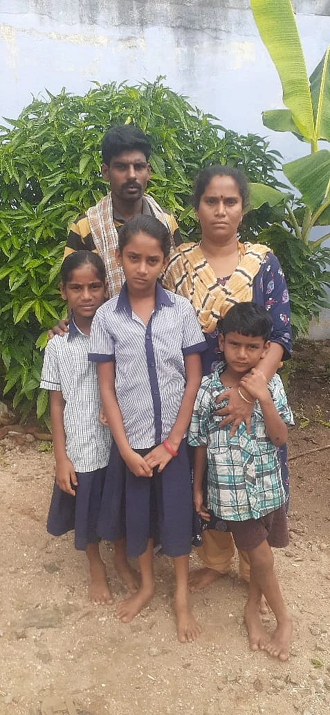 ராதிகா குடும்பத்தினருடன்...