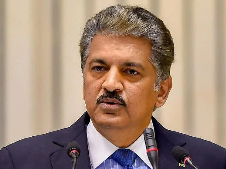 `தமிழ் ஒரு ஆற்றல் மிகுந்த மொழி’ - வைரலான ஆனந்த் மஹிந்திராவின் `போடா டேய்’ ட்வீட்!
