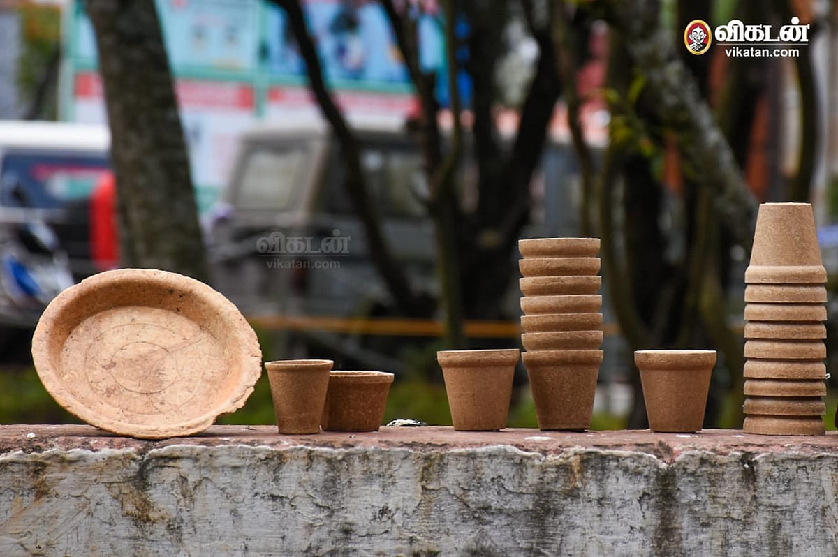 வேளாண் கழிவுகளில் டீ கப், தட்டு, ஸ்பூன்; பிளாஸ்டிக் ஒழிப்பில் அசத்தும் ஊட்டி இளைஞர்கள்!