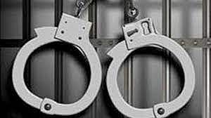 ஹிஜாப் விவகாரம்: தீர்ப்பளித்த நீதிபதிகளுக்குக் கொலை மிரட்டல்... தமிழகத்தைச் சேர்ந்த இருவர் கைது!