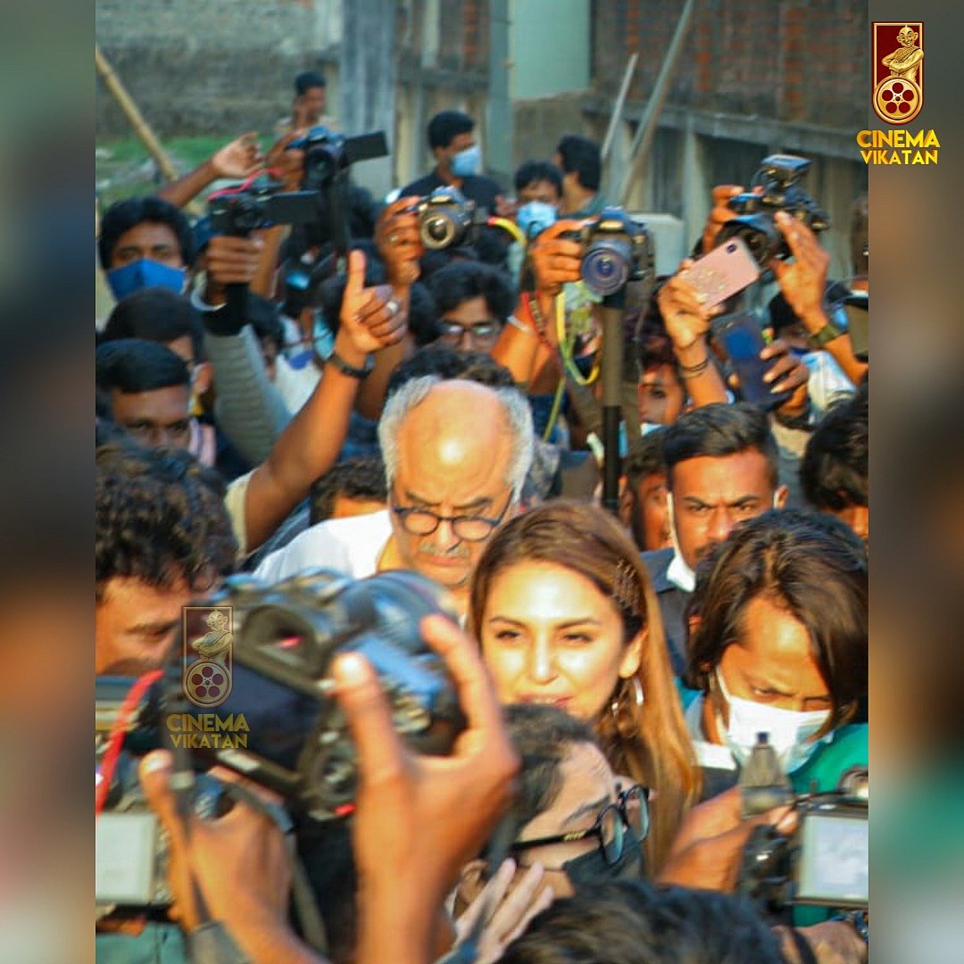 வலிமை: 2 ஆண்டுக்குப்பிறகு ரிலீஸானது ; தியேட்டரில் குவிந்த ரசிகர்கள்!