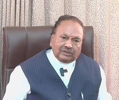 ``இந்தியாவின் தேசியக் கொடியாகக் காவிக் கொடி இருக்கும்