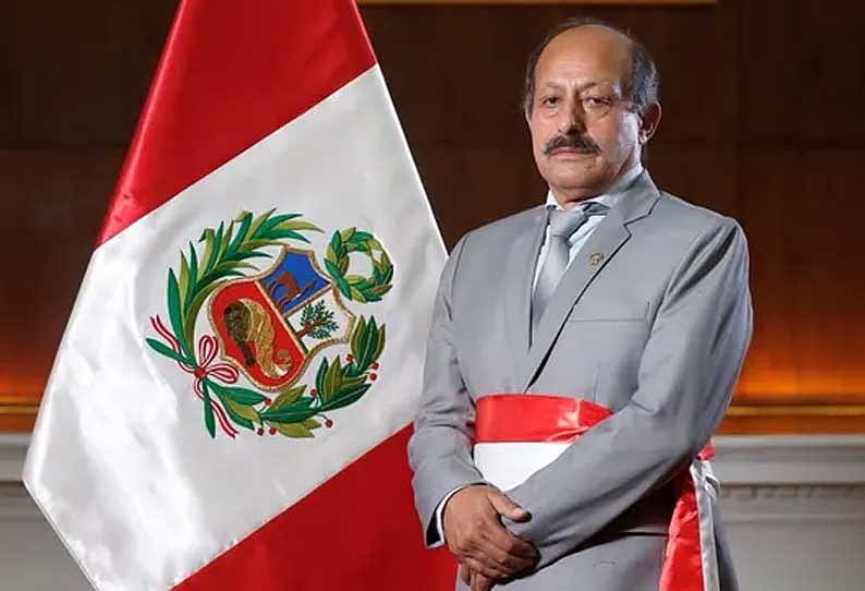 ஊழல் குற்றச்சாட்டுகள் எதிரொலி; பதவியேற்ற ஒரே வாரத்தில் ராஜினாமா செய்தார் பெரு பிரதமர்!