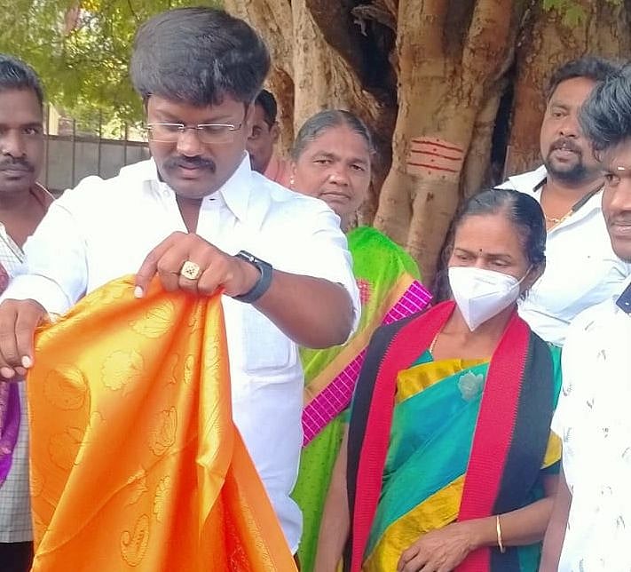 வாணியம்பாடி நகராட்சி: தாய்-மகன் வெற்றி - நகராட்சியைக் கைப்பற்றுகிறது திமுக!