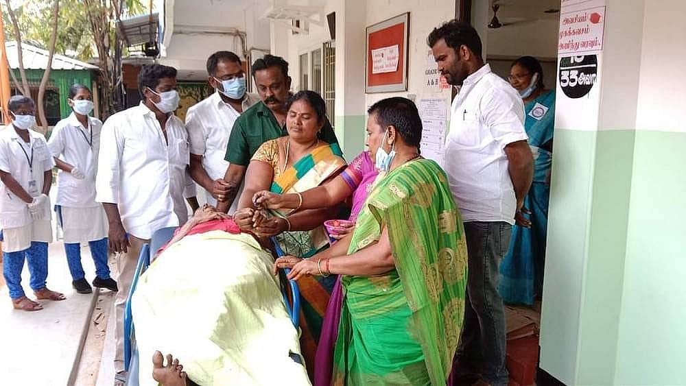 தேர்தல்: ஆம்புலன்ஸில் அழைத்துவரப்பட்டு வாக்களித்த மூதாட்டி இன்று மரணம்! - நாமக்கல்லில் சோகம்