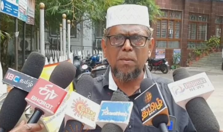 திருவள்ளூர்: `தேர்ச்சி பெற்றும் சீட் கிடைக்கல, நீட் தேர்வை ரத்து செய்யணும்' - மாணவியின் தந்தை மனு!