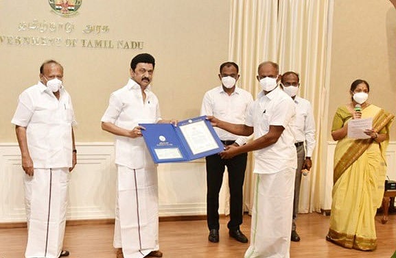 பாரம்பர்ய நெல் சாகுபடியில் அசத்திய விவசாயிகள்; விருது வழங்கிய முதல்வர்!