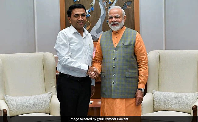 கோவா: கிங்மேக்கராகும் மம்தா பானர்ஜி?! - பாஜக, காங்கிரஸ் திட்டம் என்ன?!