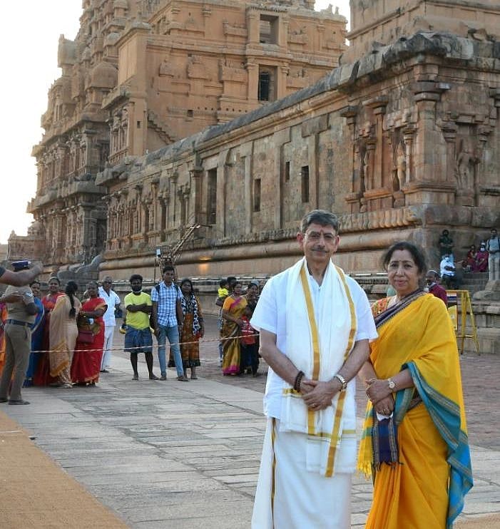 மகள் பகிர்ந்த அனுபவம்... பெரியகோயில், சரஸ்வதி மஹால் நூலகம்! - தஞ்சை பயணத்தில் வியந்த ஆளுநர் ரவி