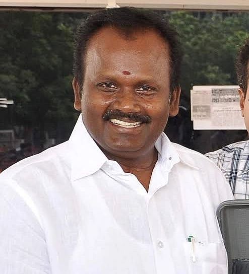 ரூ.10 லட்சம் செக் மோசடி வழக்கு: கரூர் முன்னாள் அதிமுக எம்.எல்.ஏ-வுக்கு நீதிமன்றம் பிடிவாரன்ட்