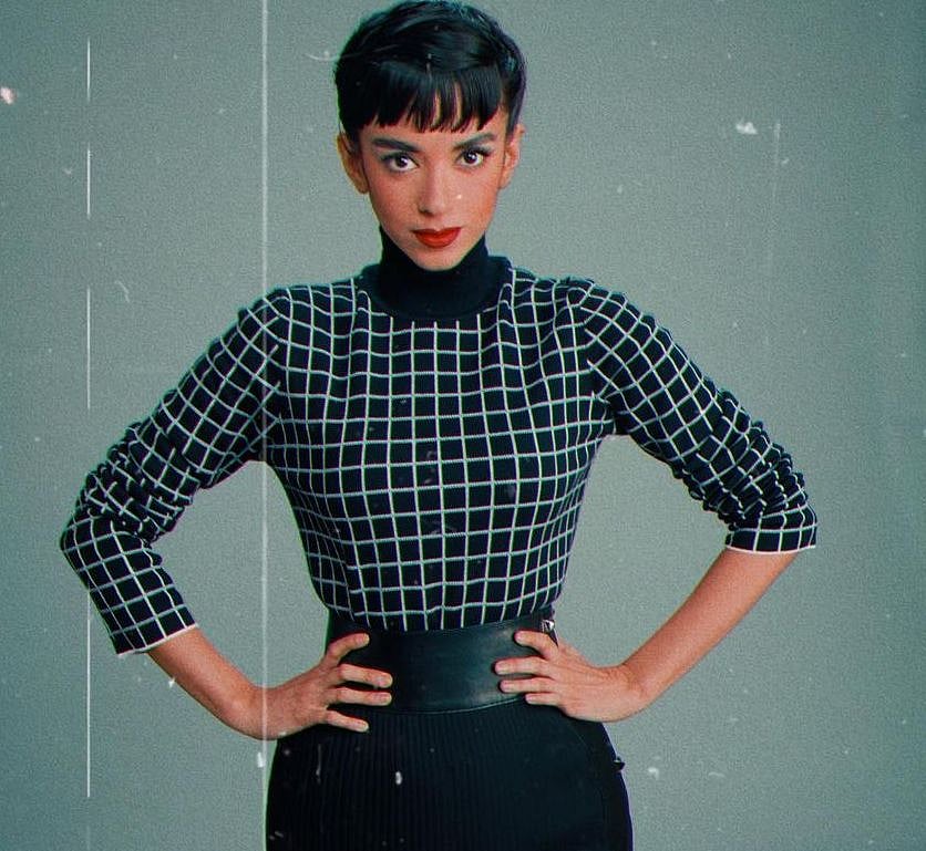 பிரிட்டிஷ் நடிகை லுக்கில் சபா ஆசாத்; ஹிர்த்திக் ரோஷன் பதிவிட்ட வைரல் கமென்ட்!