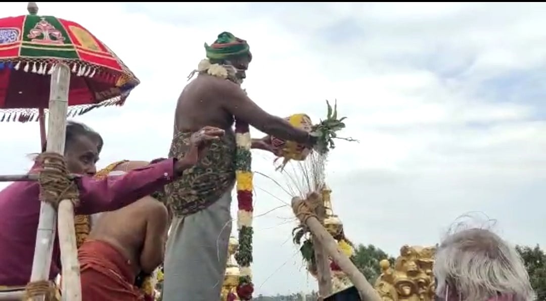 தென் சபரிமலை ஐயப்பன் கோயில்; சரண கோஷம் முழங்க நடந்த கும்பாபிஷேகம்