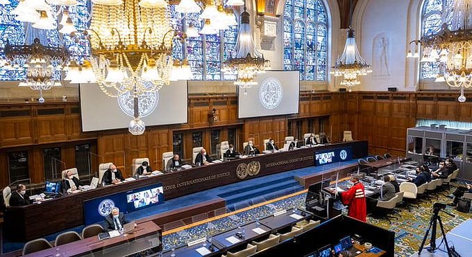 உக்ரைன் போர்: சர்வதேச நீதிமன்ற உத்தரவு... ரஷ்யாவுக்கு எதிராக வாக்களித்த இந்தியாவை சேர்ந்த நீதிபதி!