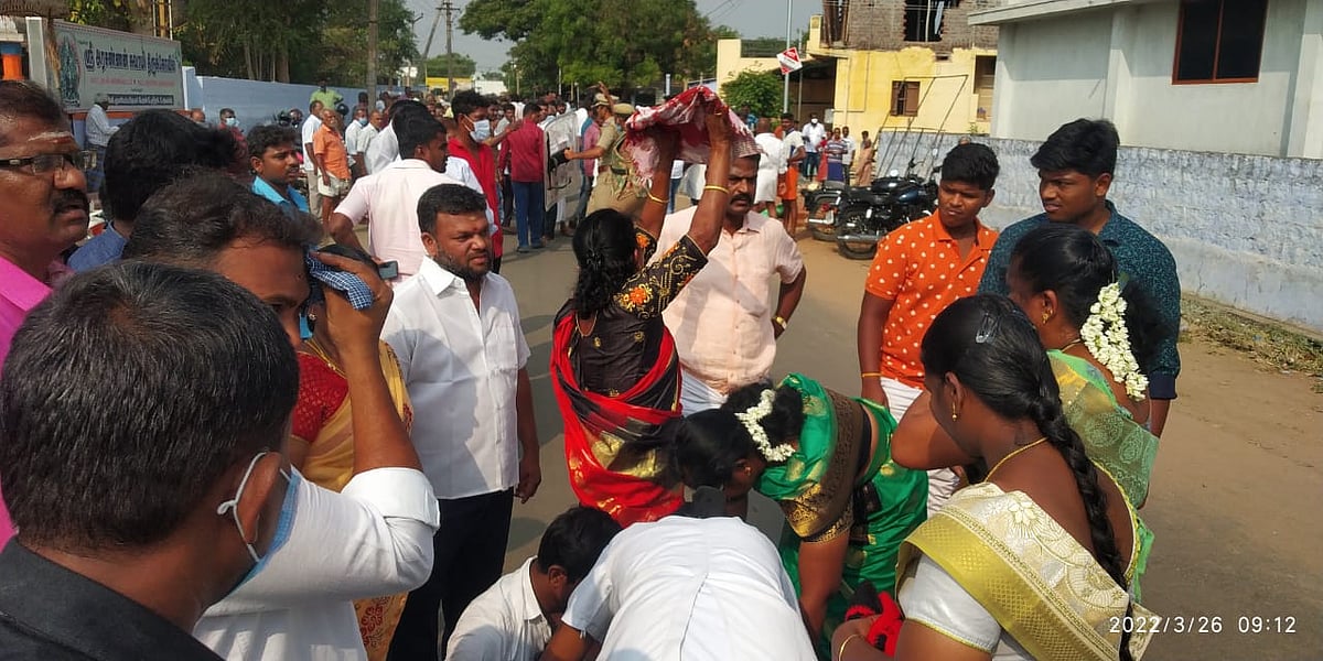 மண்டை உடைப்பு... தடியடி - கோவை வெள்ளலூர் மறைமுகத் தேர்தலில் மீண்டும் பஞ்சாயத்து!