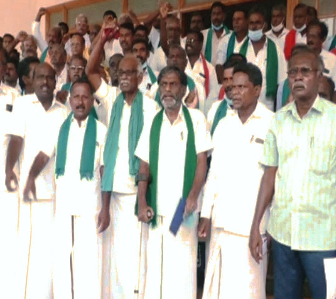 நெல் கொள்முதல் விலையை உயர்த்தக் கோரி நூதன முறையில் கோரிக்கை; தஞ்சாவூரில் என்ன நடந்தது?