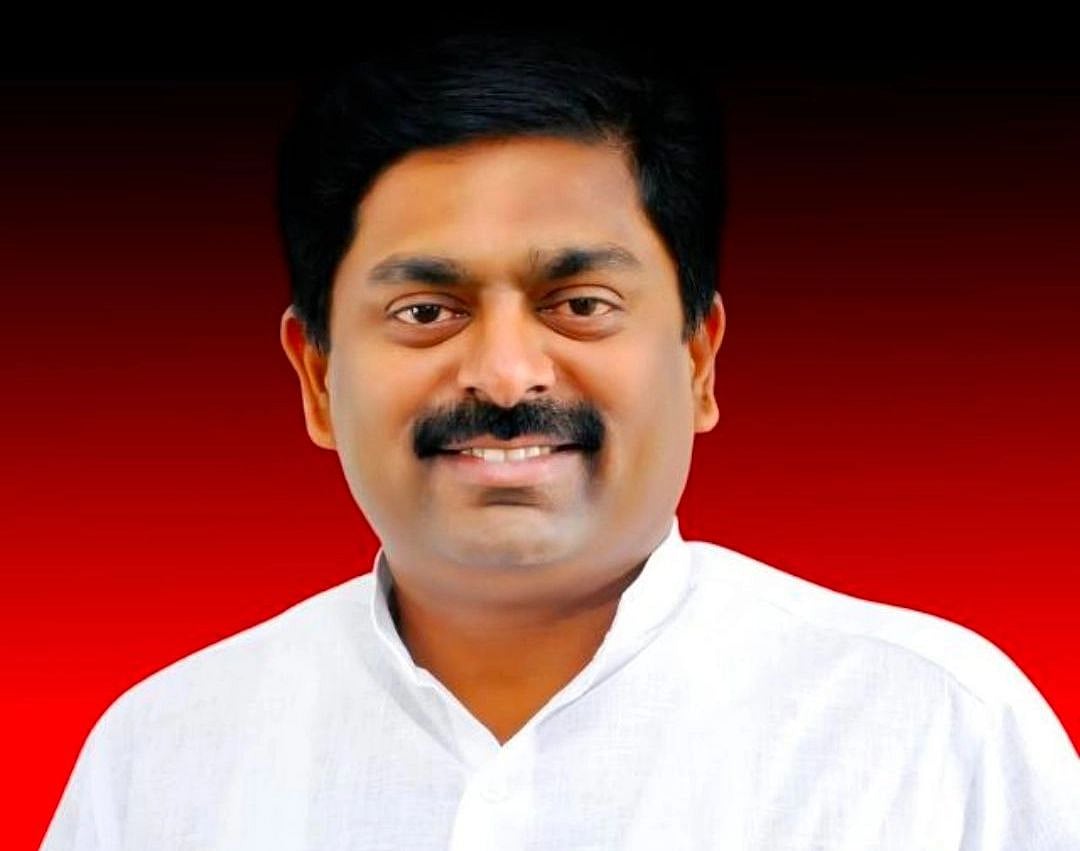 திருப்பூர்: பவர்புல்லான மாவட்ட பொறுப்பாளரை முந்தி மேயரான  தினேஷ்குமார்! - பின்னணி தெரியுமா?!