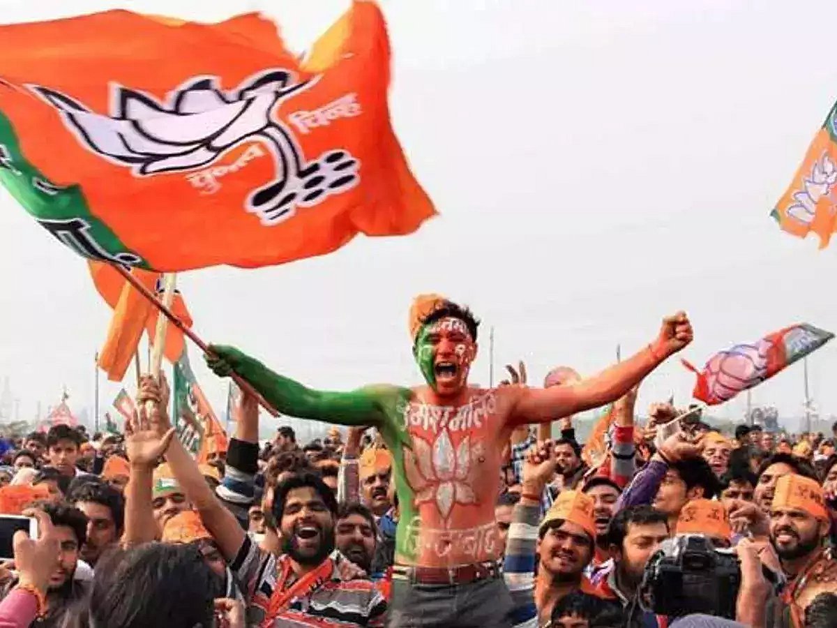 கோவாவில் கடும் போட்டி... 4 மாநில முதல்வர்கள் பதவியேற்பை ஹோலி பண்டிகைக்கு பின் தள்ளிவைத்த பாஜக!