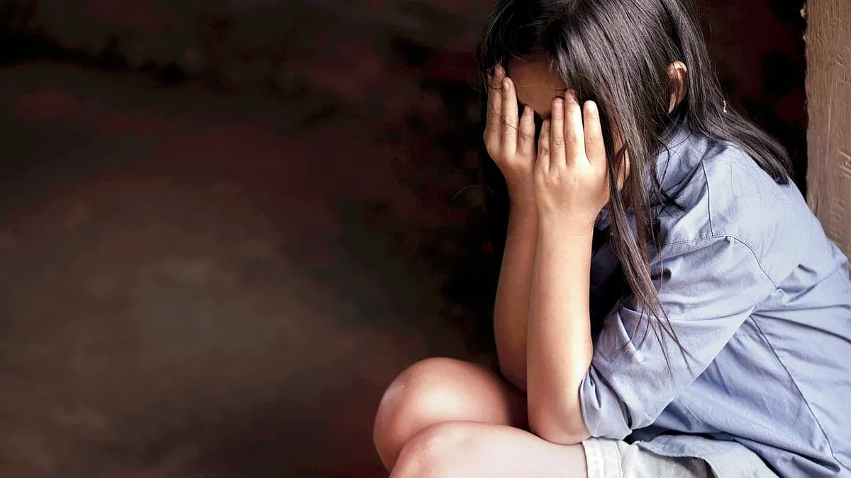 சிறுமியை பாலியல் வன்கொடுமை செய்த தந்தை, சகோதரன் - கெட்ட தொடுதல்... மோசமான தொடுதல் காட்டிக் கொடுத்தது