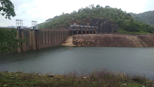 `பாபநாசம் 11 அடி, சேர்வலாறு 28 அடி, குற்றாலத்தில் வெள்ளம்!' ஒரே நாளில்