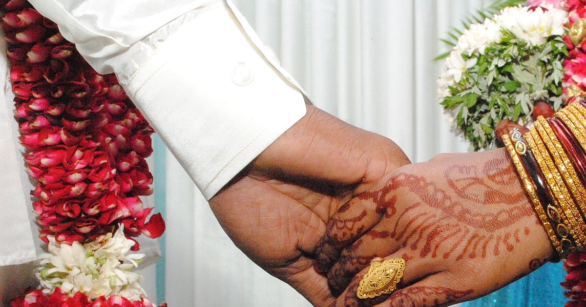 3 lakh Jika saya menikah dengan seorang pendeta Brahmi … Apa tujuan dari rencana baru pemerintah Karnataka? 3 lakh Jika saya menikah dengan seorang pendeta Brahmi … Apa tujuan dari rencana baru pemerintah Karnataka?