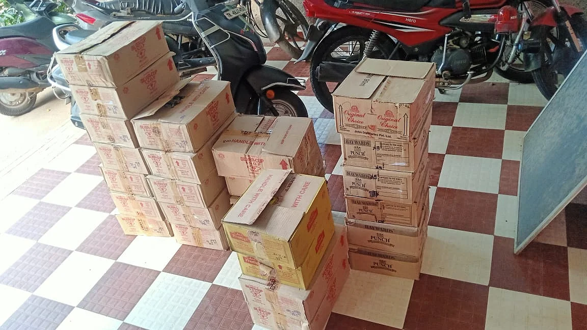கும்பகோணம்: வெளியே காய்கறி; உள்ளே மதுப்பாட்டில்... கடத்தல் கும்பலை வளைத்த போலீஸ்! 5 77ab7522 4b3b 4969 b27a ee4e4ff32796 Tamil News Spot