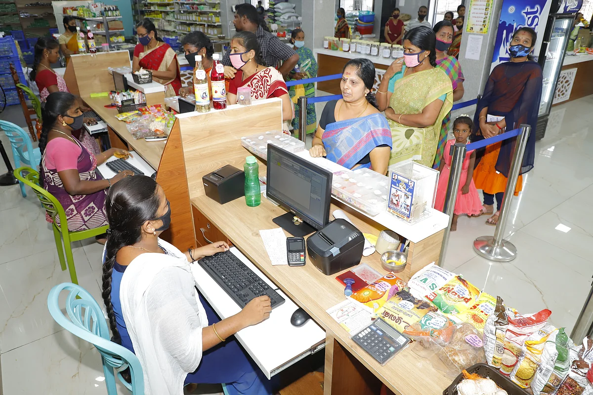 உள்ளே நுழைந்ததும் சாம்பிள்கள்; அடுத்து `சைலன்ட்' ஷாப்பிங்; கலக்கும் கும்பகோணம் மளிகைக்கடை! 4 Kum 3 Tamil News Spot