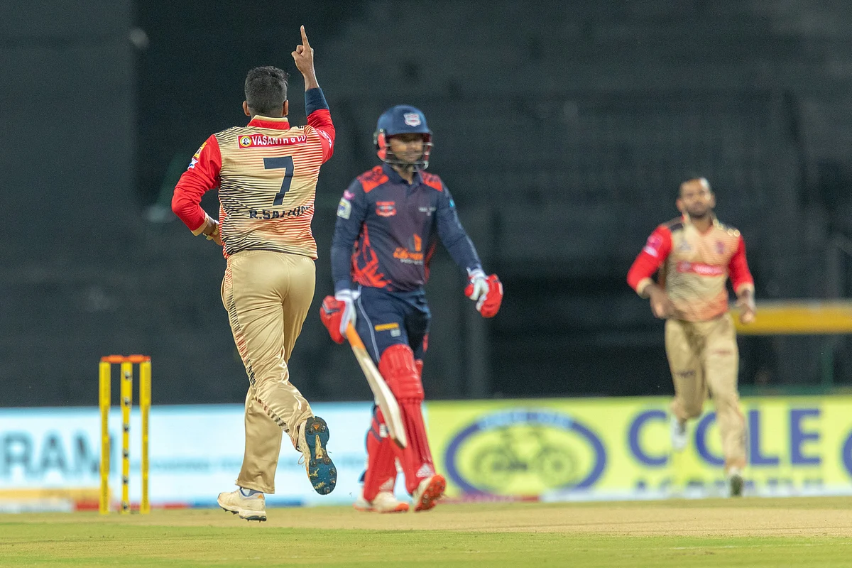 TNPL: 40 வயதிலும் சூப்பர் பர்ஃபாமென்ஸ் காட்டிய சதீஷ்… மழையில் நனையும் சேப்பாக்கம்! 4 Tamil News Spot