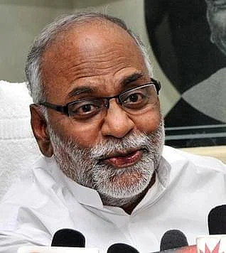 புதுச்சேரி: `எம்.பி-களுக்காக வீணடிக்கப்பட்ட வரிப்பணம்!’ -மத்திய உள்துறை, ஆளுநருக்கு பறந்த புகார் 3 vikatan 2019 05 7de66c8e d0c2 422f b4ab e95712c51c27 kannan puducherry1 Tamil News Spot
