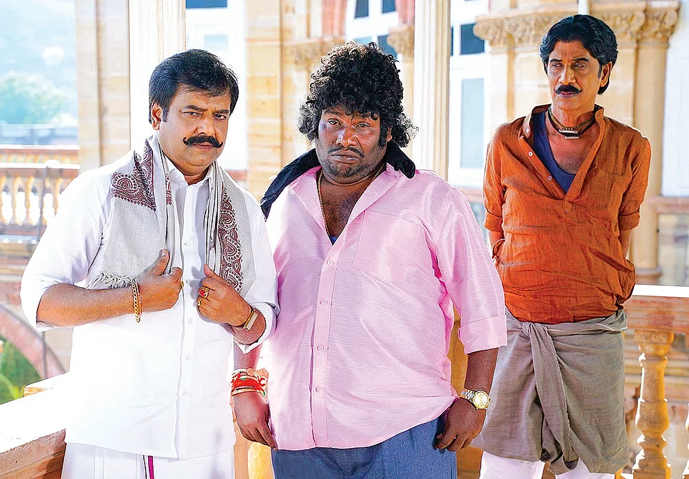 `நடுவுல கொஞ்சம் ஆர்யாவைக் காணோம்' - `அரண்மனை 3' பிளஸ், மைனஸ் ரிப்போர்ட்! 4 vikatan 2021 07 c07ef4b7 8436 4994 b343 92227d72d8b7 60f7add3d3ab2 jpg Tamil News Spot
